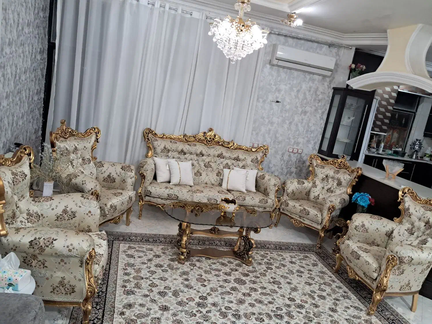 مبل سلطنتی ۹ نفره|مبلمان خانگی و میز عسلی|ایوان, |دیوار