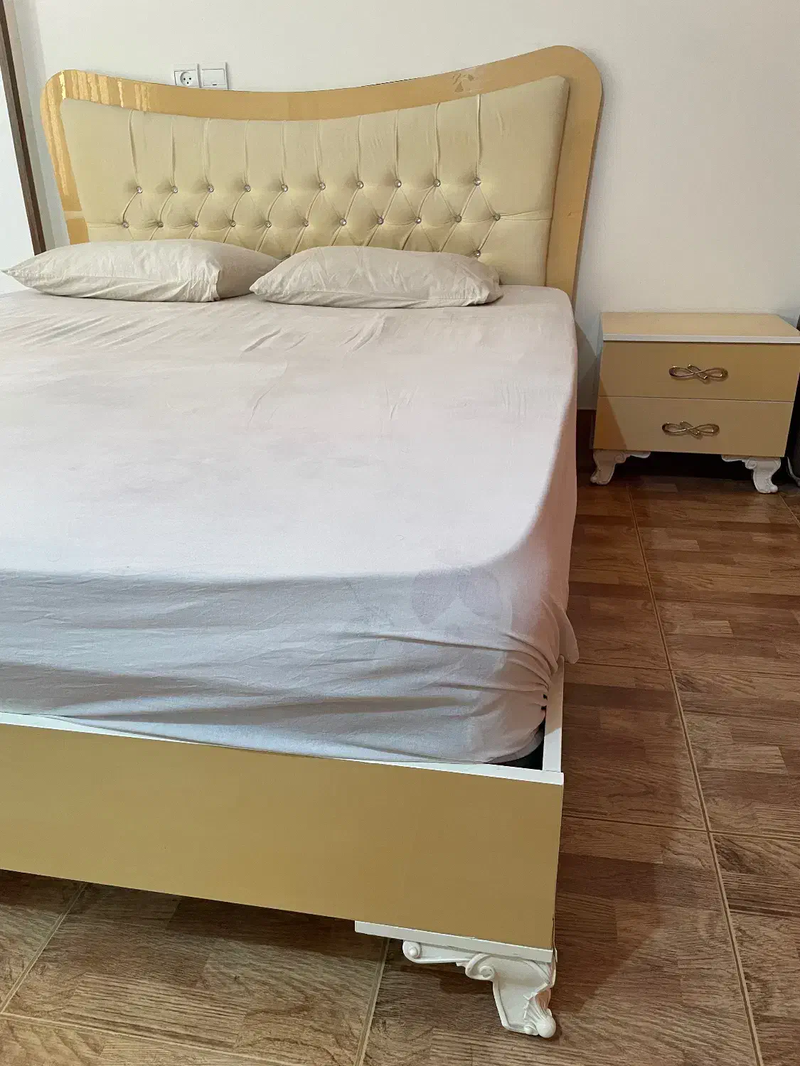 تخت خواب دو نفره|تخت و سرویس خواب|گنبد کاووس, |دیوار