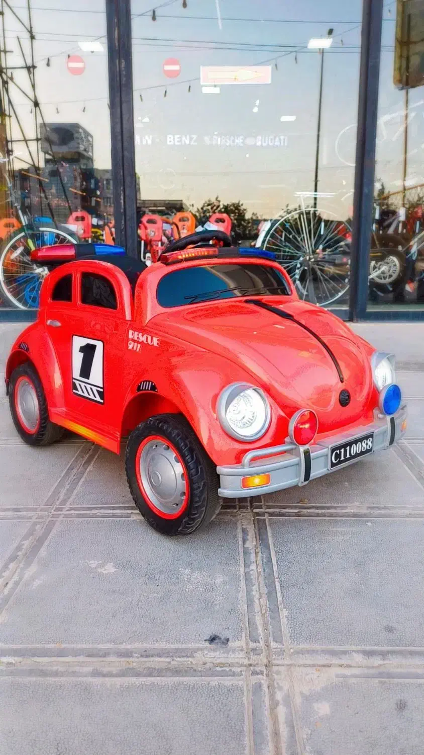 ماشین شارژی پلیس مدل فولکس قورباغه ای|اسباب و اثاث بچه|مشهد, توس (بلوار توس)|دیوار