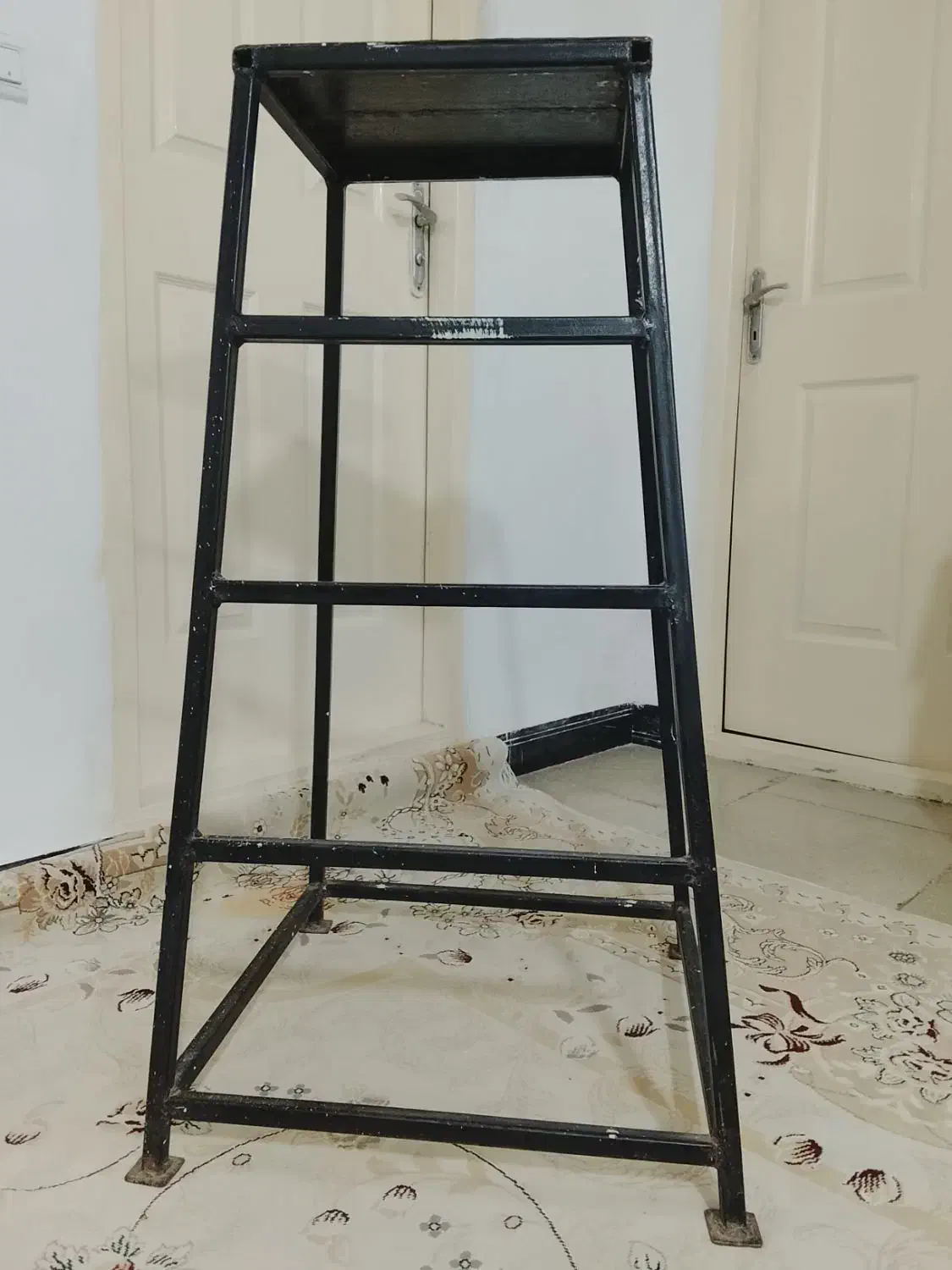 چهار پایه|ابزارآلات|پیشوا, |دیوار