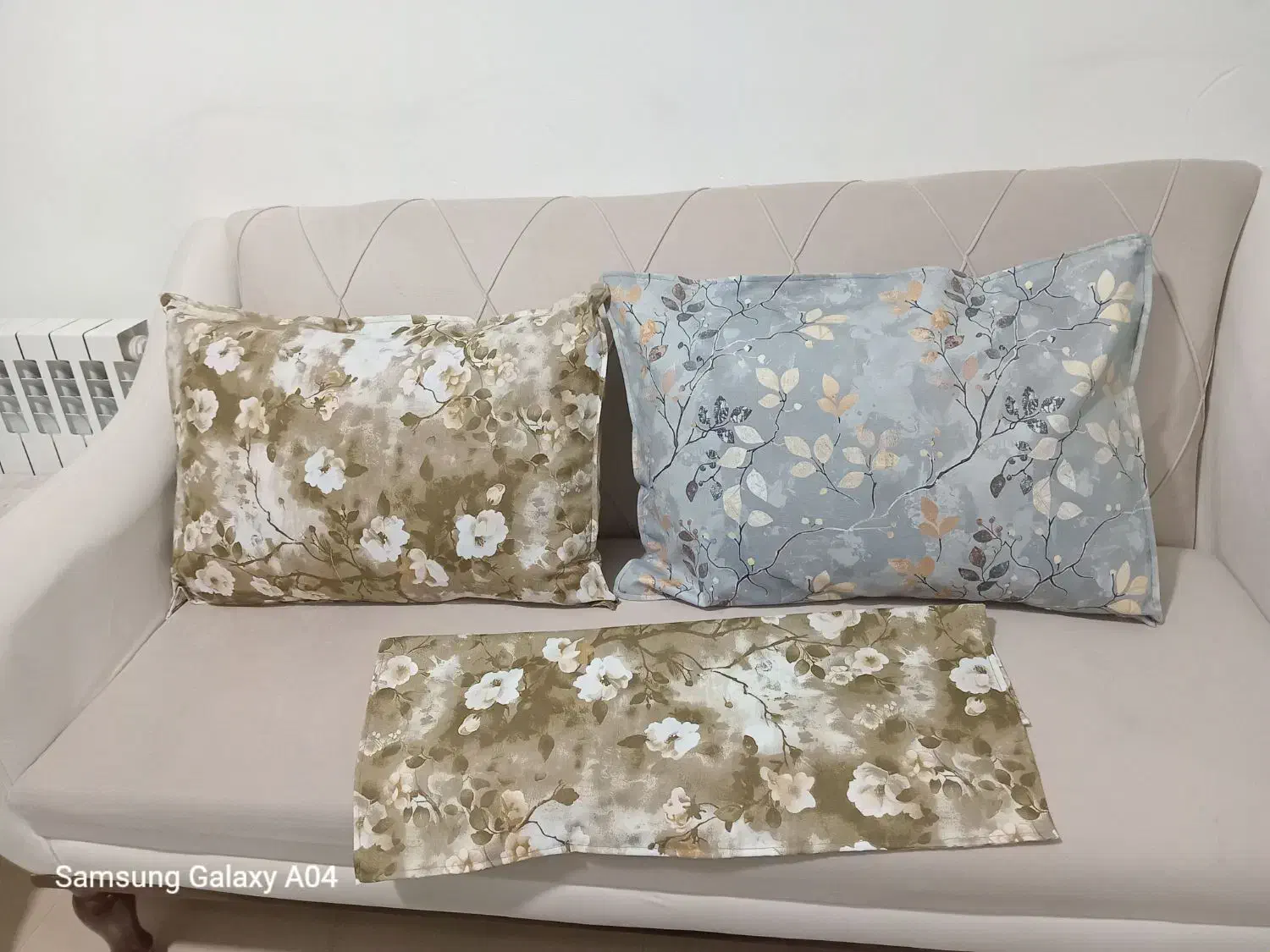 روبالشتی|رختخواب، بالش، پتو|پیشوا, |دیوار