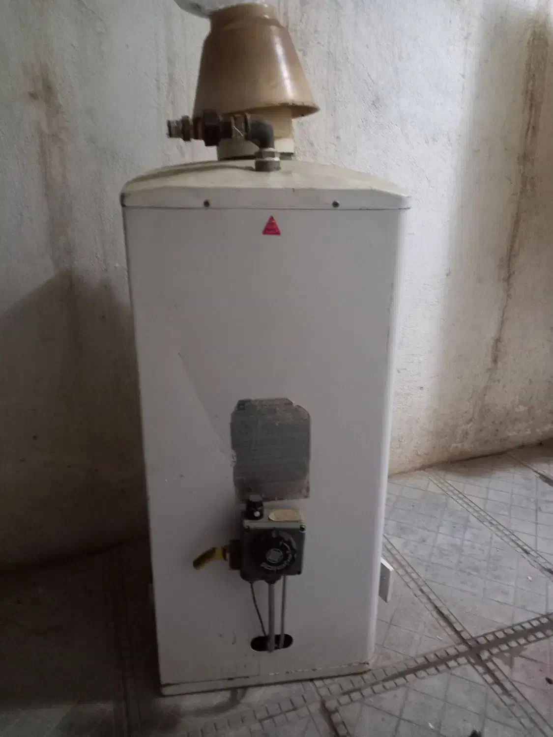 آبگرمکن|آبگرمکن، پکیج، شوفاژ|آشخانه, |دیوار