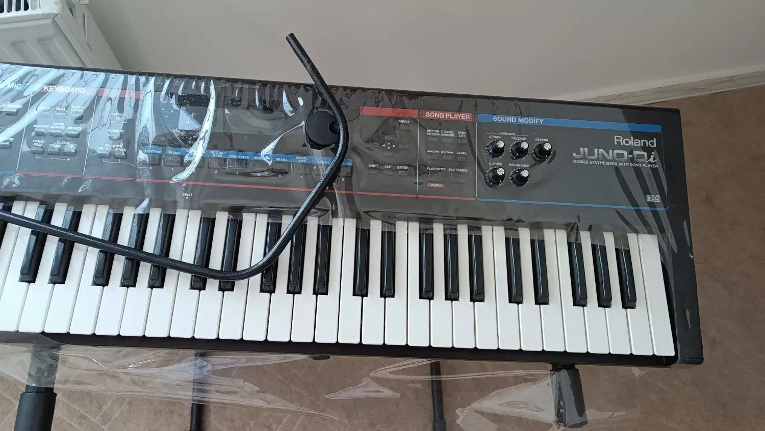 ارگ رولند جونودی آی|پیانو، کیبورد، آکاردئون|گرمی, |دیوار