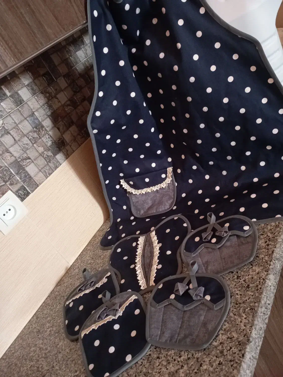 دوخت سرویس آشپزخانه و پرده پانچ حرفه ای|پرده، رانر، رومیزی|جهرم, |دیوار