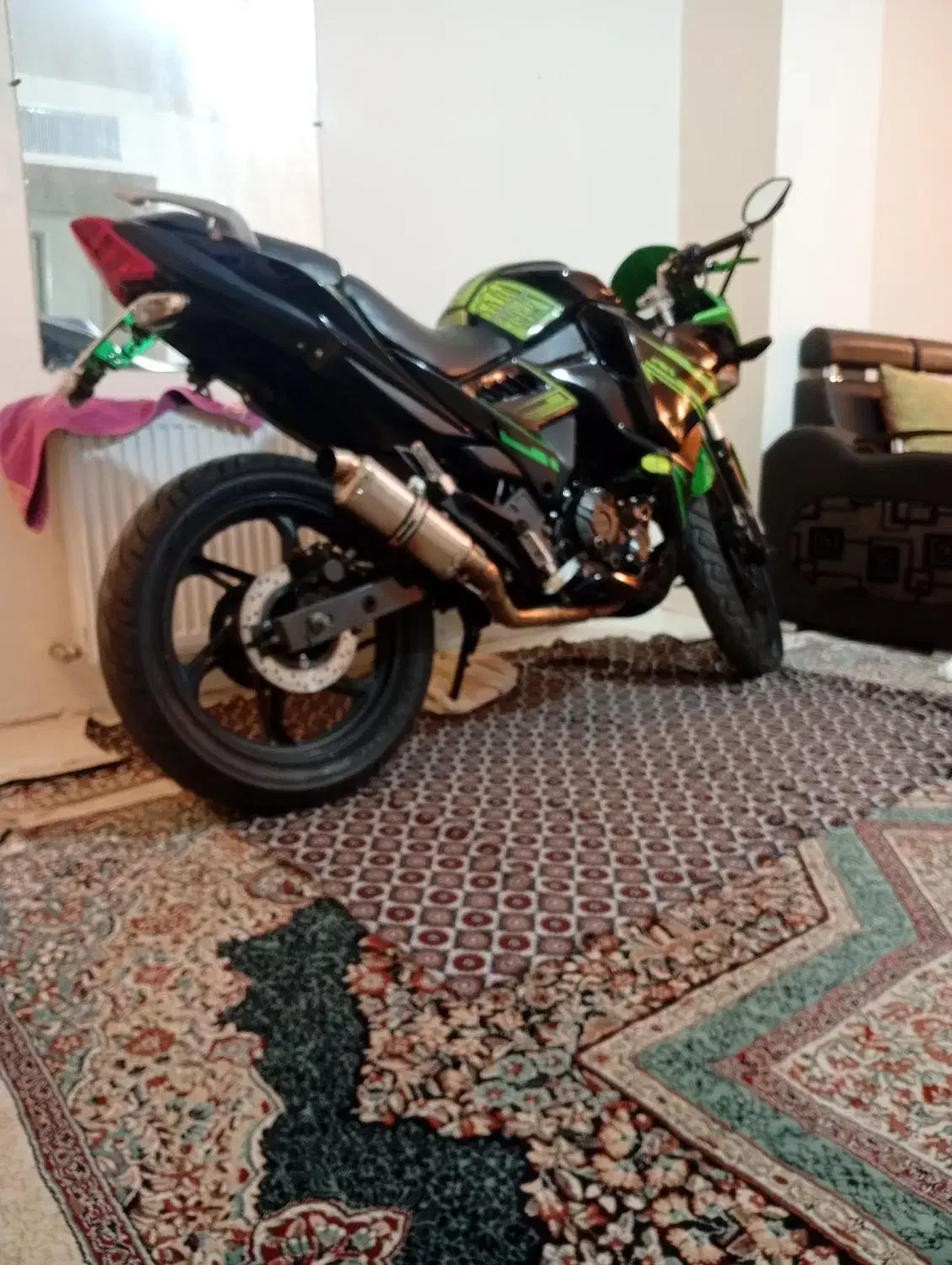 موتور مگلی 200 اسپرت با کلاه کاسکت|موتورسیکلت|کرج, کوی کارمندان جنوبی|دیوار