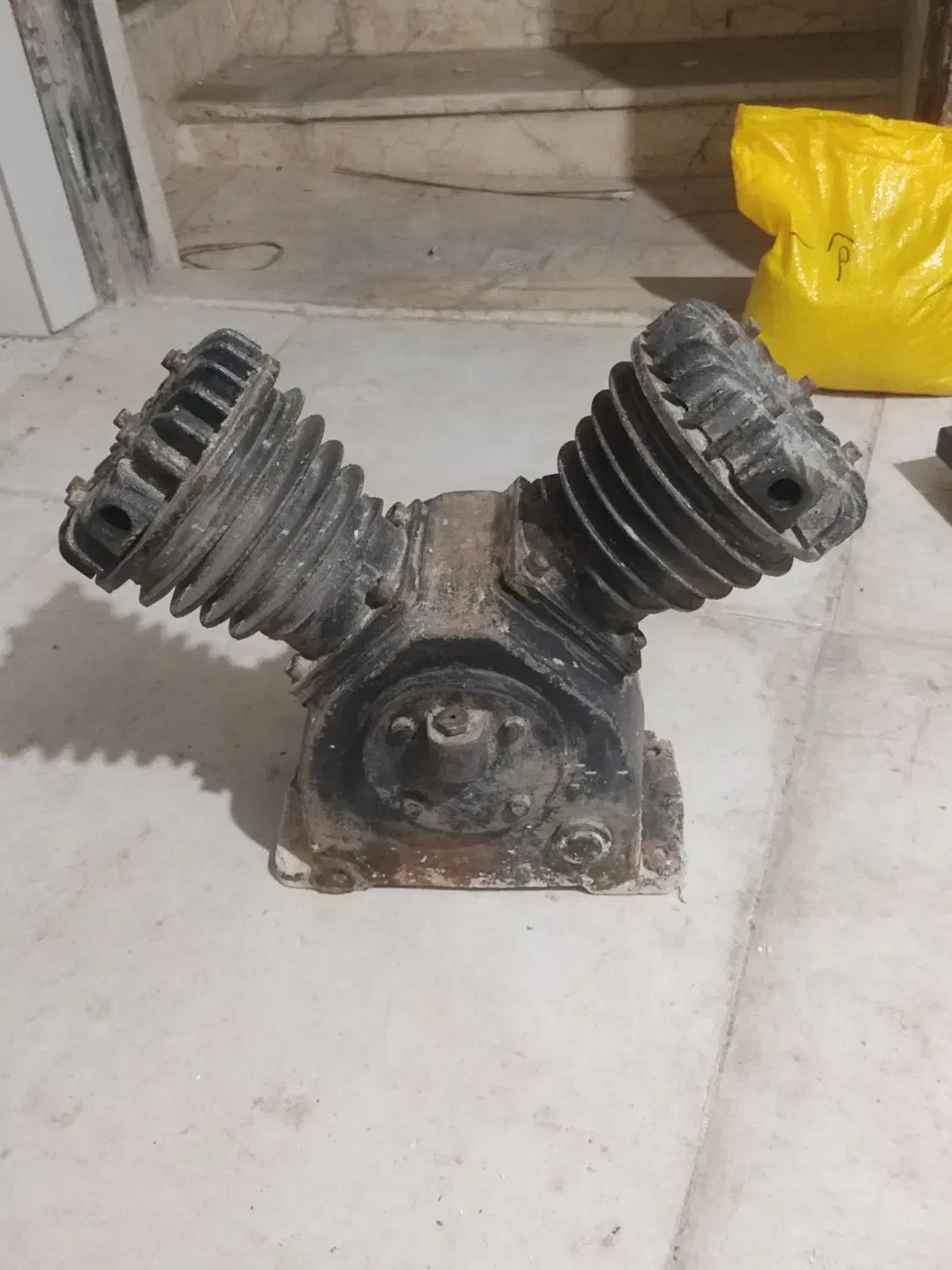 کمپرسور باد صنعتی خورجینی قدیمی/اصلی /جون دار|ابزارآلات|اصفهان, فرهنگیان|دیوار