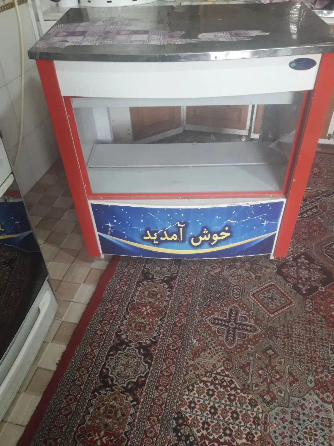 میز|کافی‌شاپ و رستوران|بروجن, |دیوار