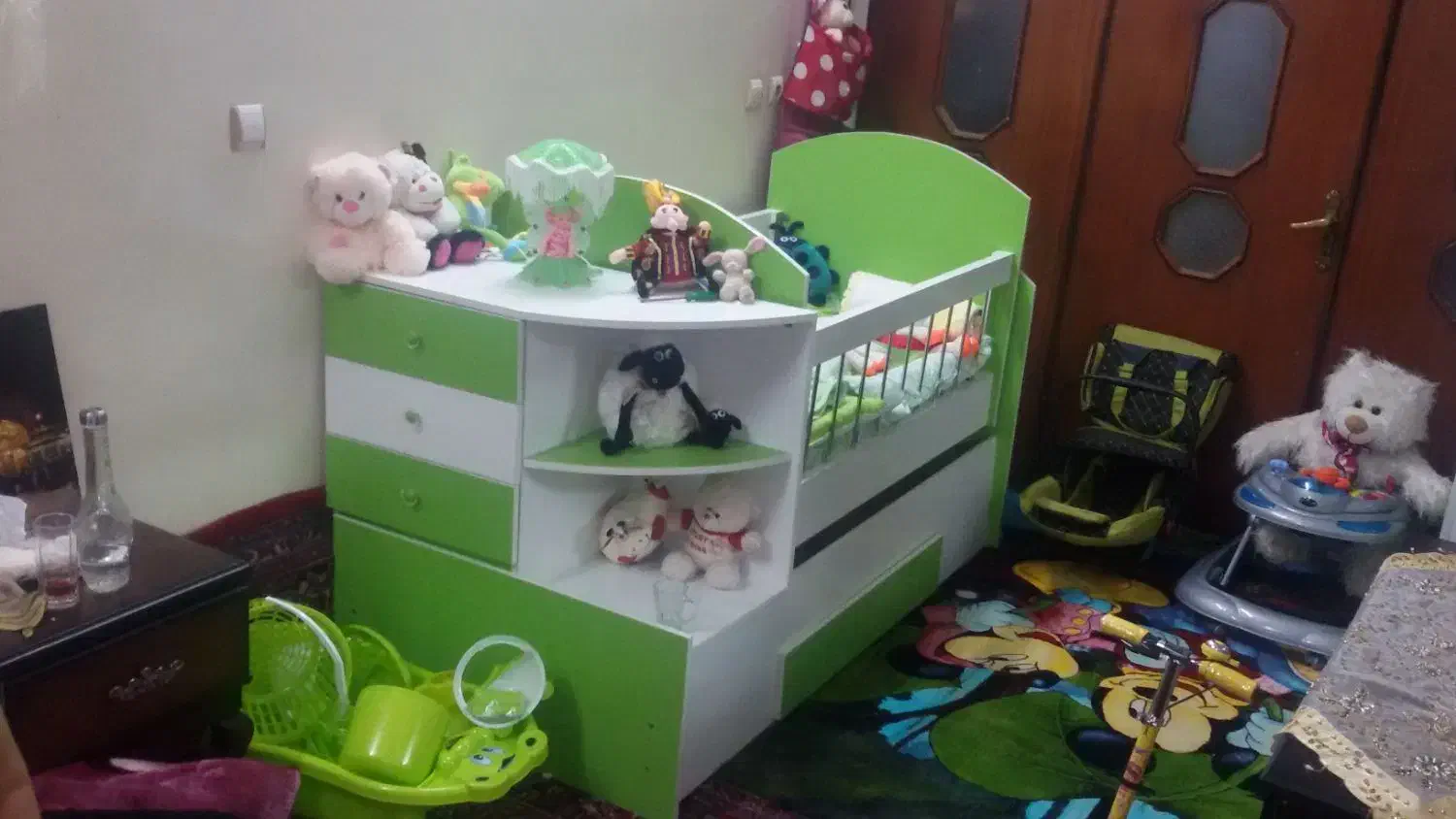 کمد و تخت سیسمونی نوزاد|تخت و سرویس خواب|تهران, مسعودیه|دیوار