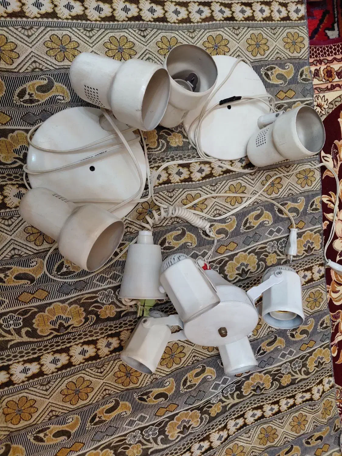 لوستر لامپ ۸ شاخه کاملا سالم|لوستر و چراغ آویز|تبریز, |دیوار