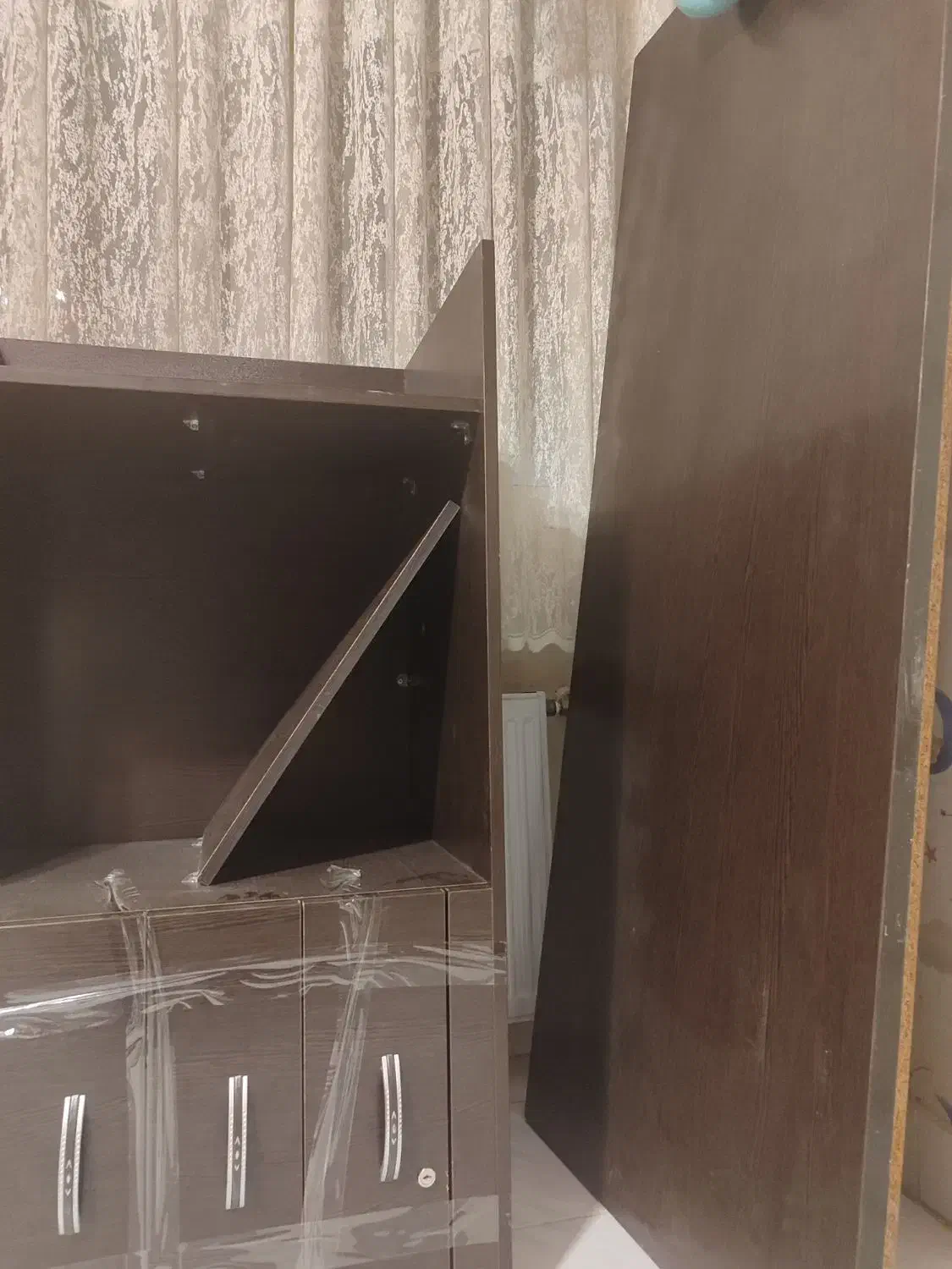 میز اداری|دفتر کار|ری, جوانمرد قصاب|دیوار