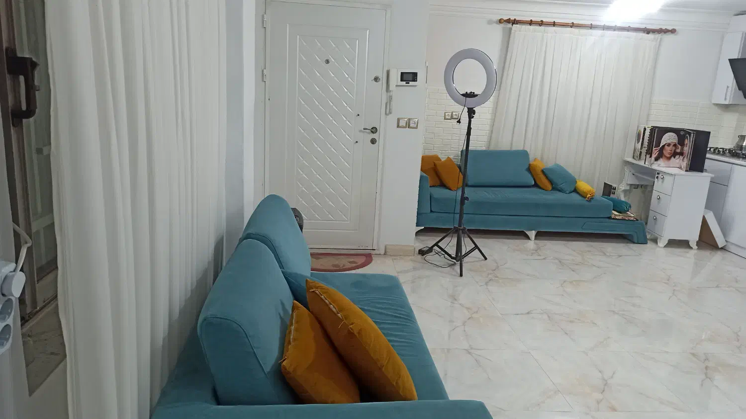 اجاره صندلی در سالن زیبایی زنانه|اجارهٔ کوتاه‌مدت دفتر کار و فضای آموزشی|رشت, سعدی (تختی)|دیوار