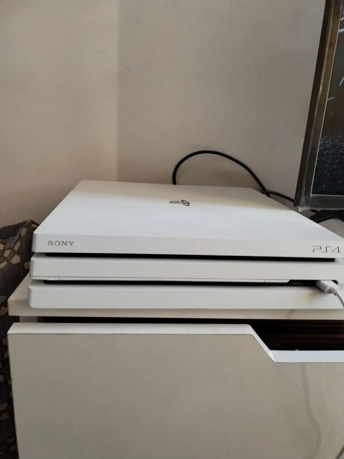 پلی4 پرو. رنگ خاص سفید|کنسول، بازی ویدئویی و آنلاین|مشهد, بهمن|دیوار