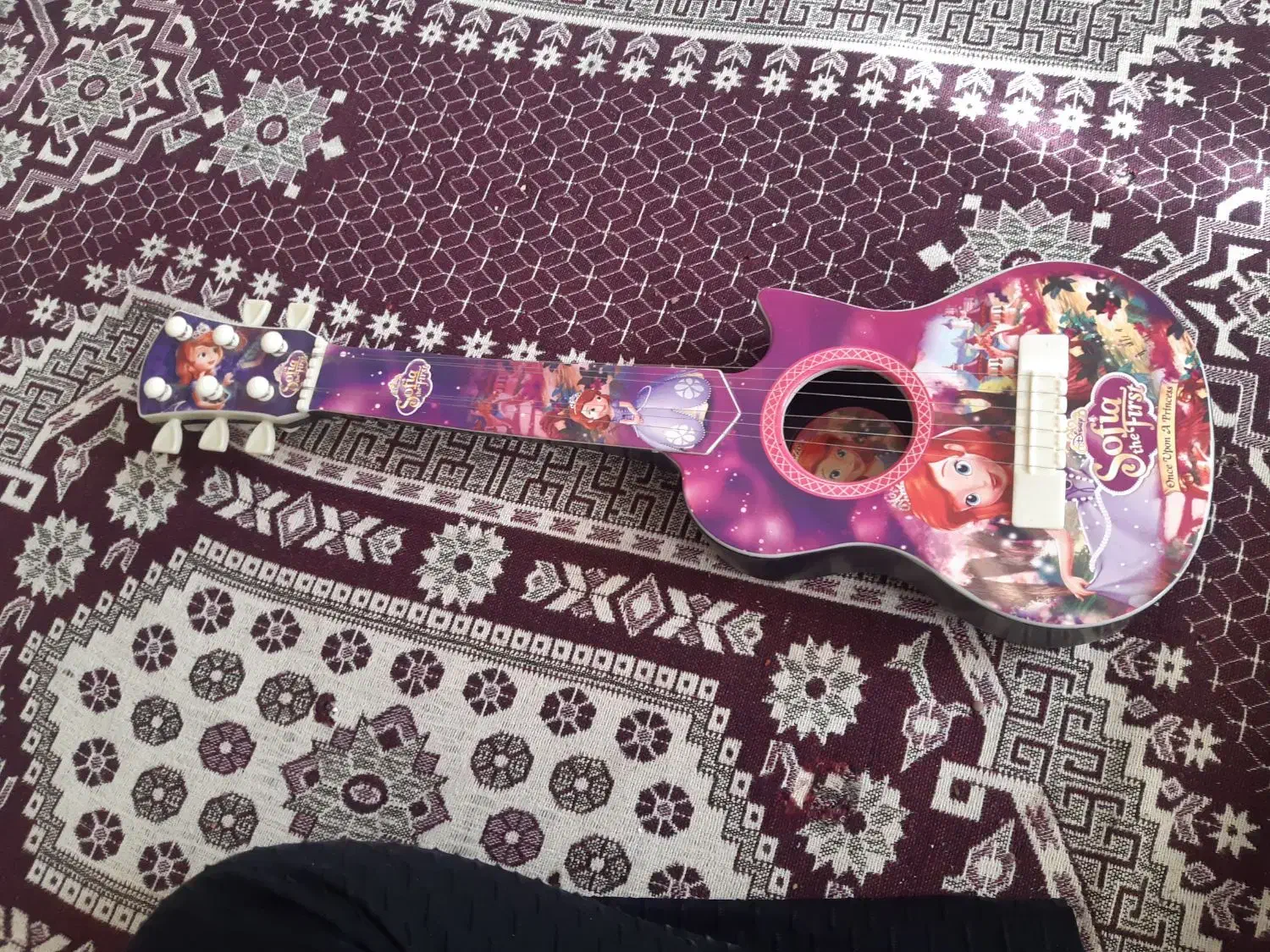 گیتار تمیز زیاد استفاده نشده|گیتار، بیس، امپلیفایر|گلبهار, شهر جدید گلبهار|دیوار