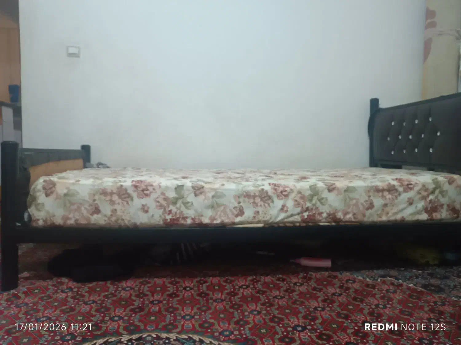 تخت سالم|تخت و سرویس خواب|اسفرورین, |دیوار