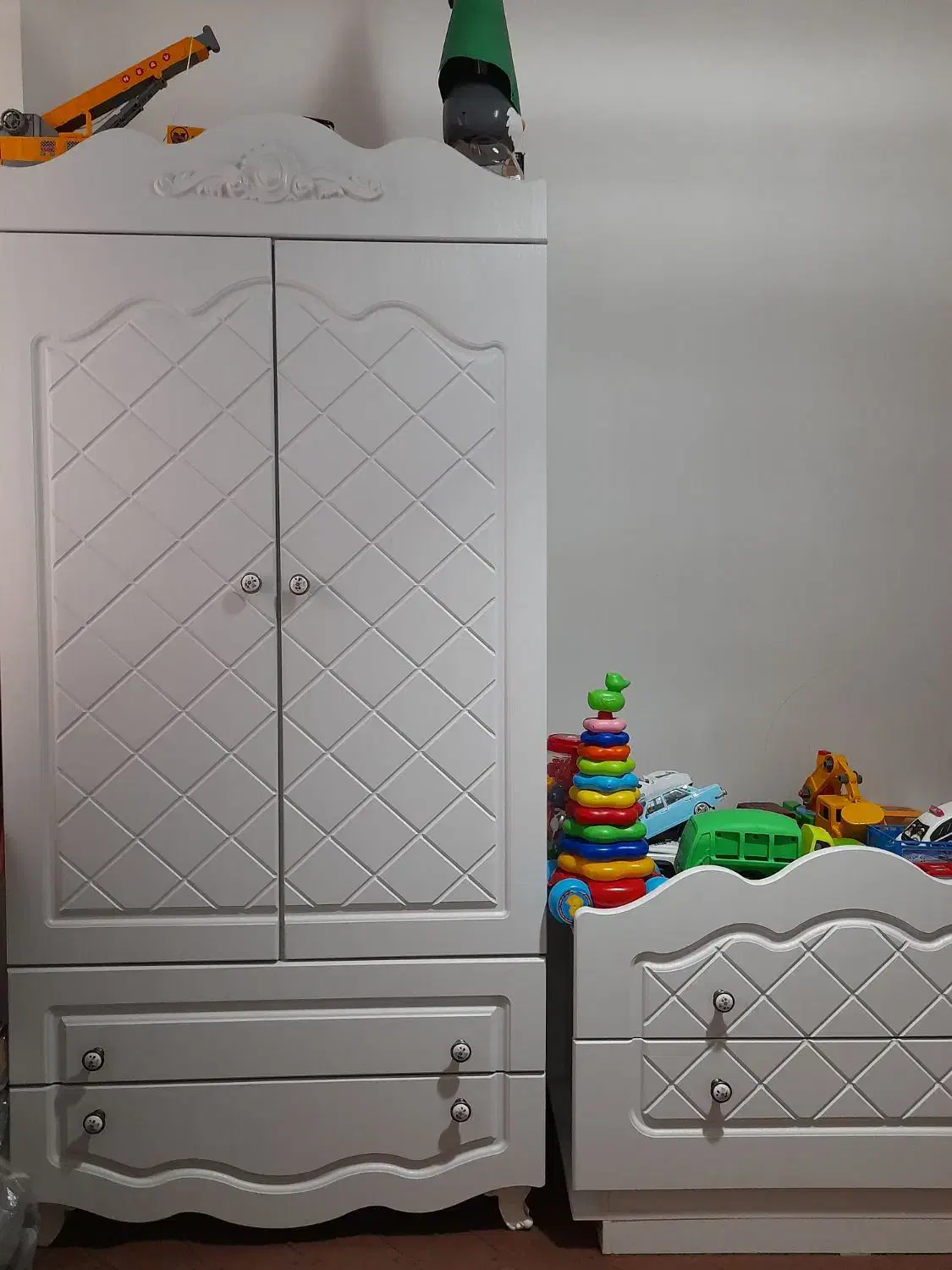 تخت و کمد کودک و نوجوان|تخت و صندلی بچه|رشت, استقامت ۱|دیوار