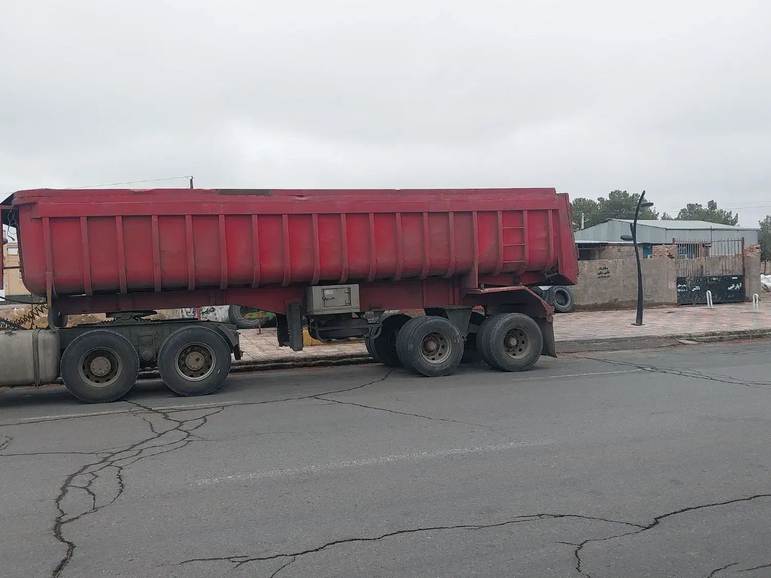 کمپرسی ده پیچ دومحور|خودرو سنگین|انار, |دیوار