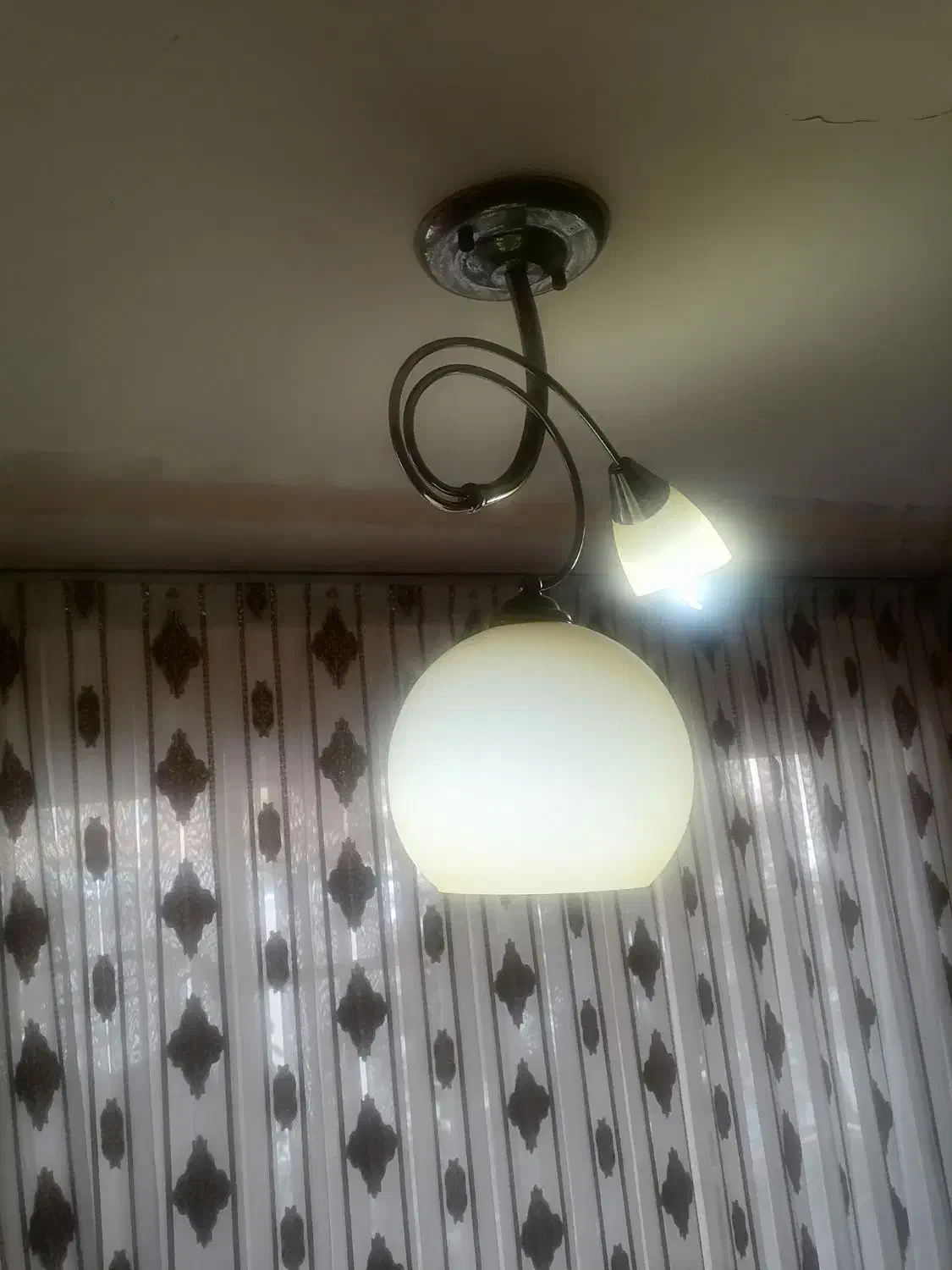 دو عدد لوستر کاملا سالم مناسب حال و اشپزخانه|لوستر و چراغ آویز|تبریز, |دیوار