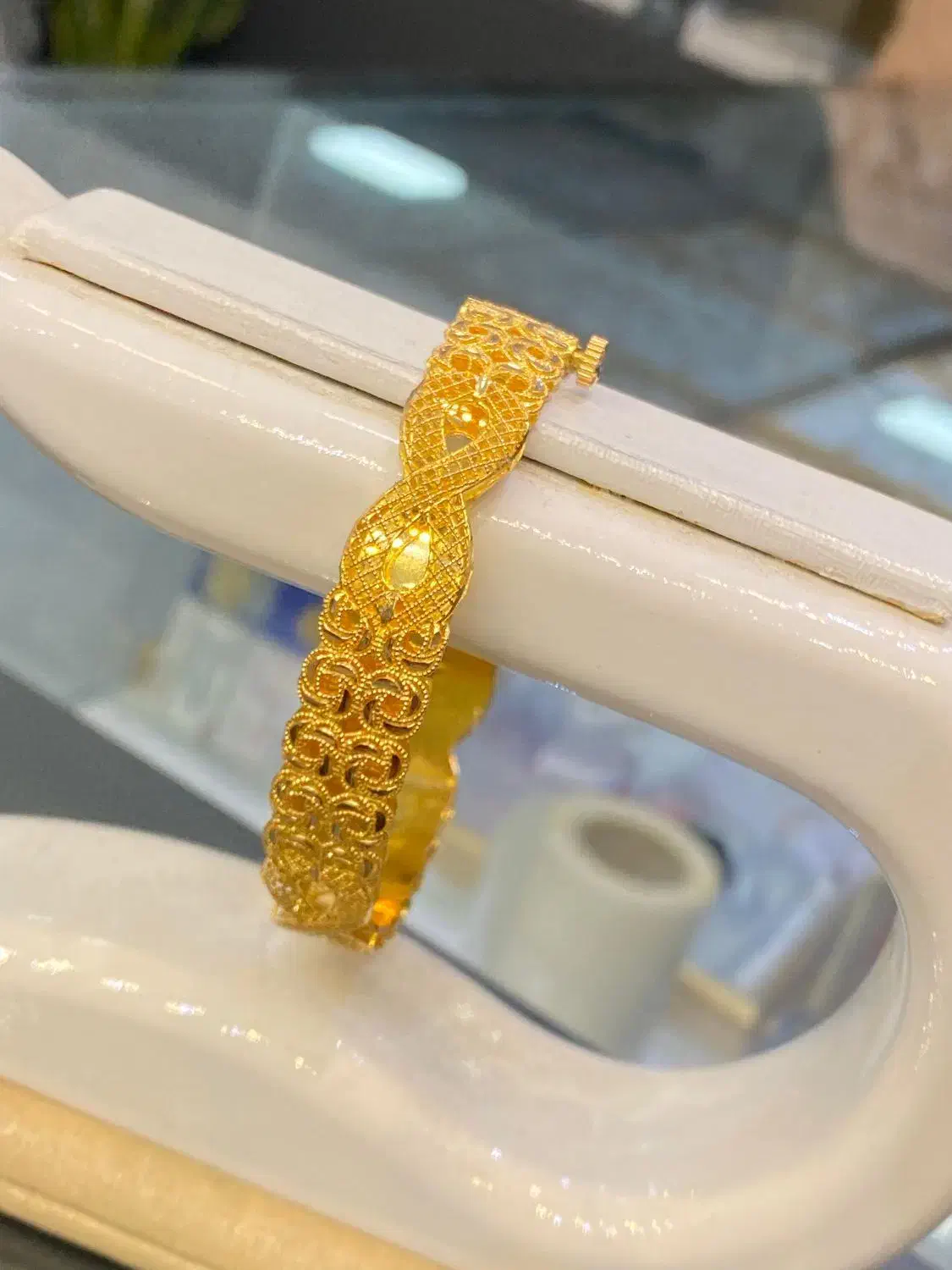 دستبند اماراتی 300بالای تابلو|جواهرات|خورموج, |دیوار