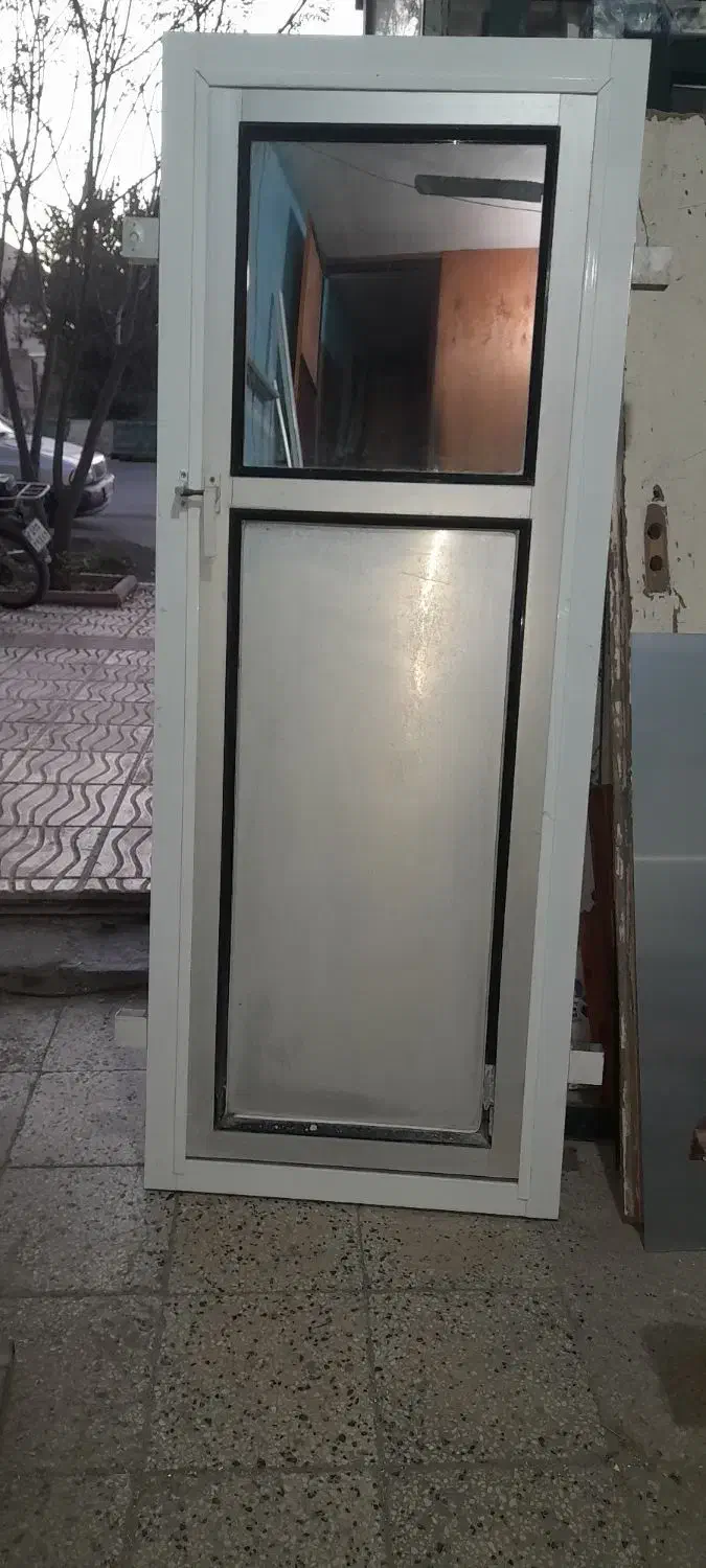 درب سرویس بهداشتی|مصالح و تجهیزات ساختمان|آق قلا, |دیوار