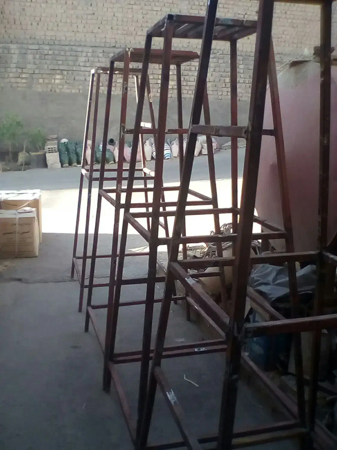 چهارپایه آهنی نوساز و ( ۲ متری و ۳ متری )|صندلی و نیمکت|قم, بیست متری ولیعصر|دیوار