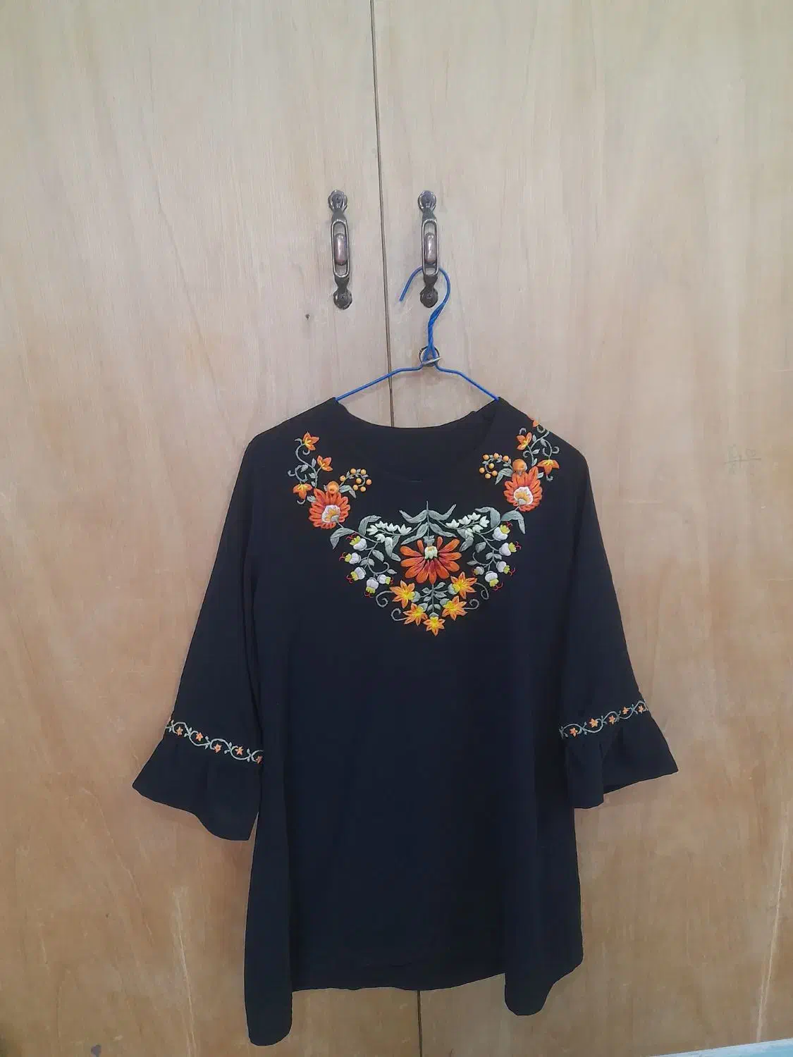 لباس نو|لباس|کاشان, عربها|دیوار