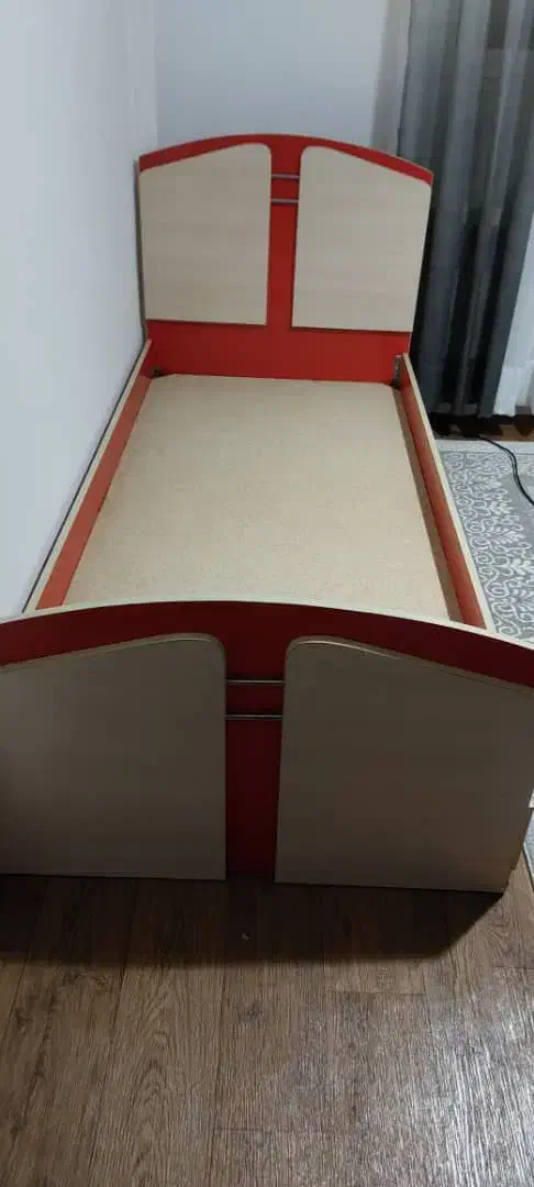 کمد چهار تکه و تخت|تخت و سرویس خواب|بندر انزلی, مسکن مهر|دیوار