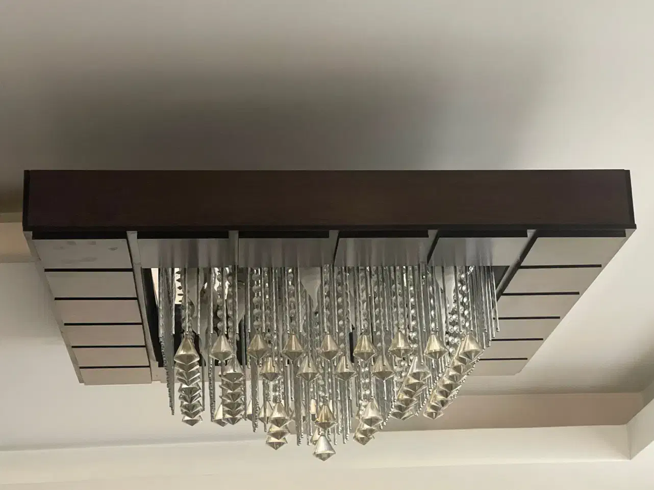 قاب چوبی و لوستر|لوستر و چراغ آویز|قزوین, |دیوار