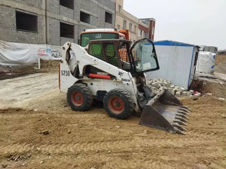 خاکبرداری حمل نخاله لودر مینی بیل میکانیکی بابکت|خدمات حمل و نقل|کرج, کمال‌شهر|دیوار