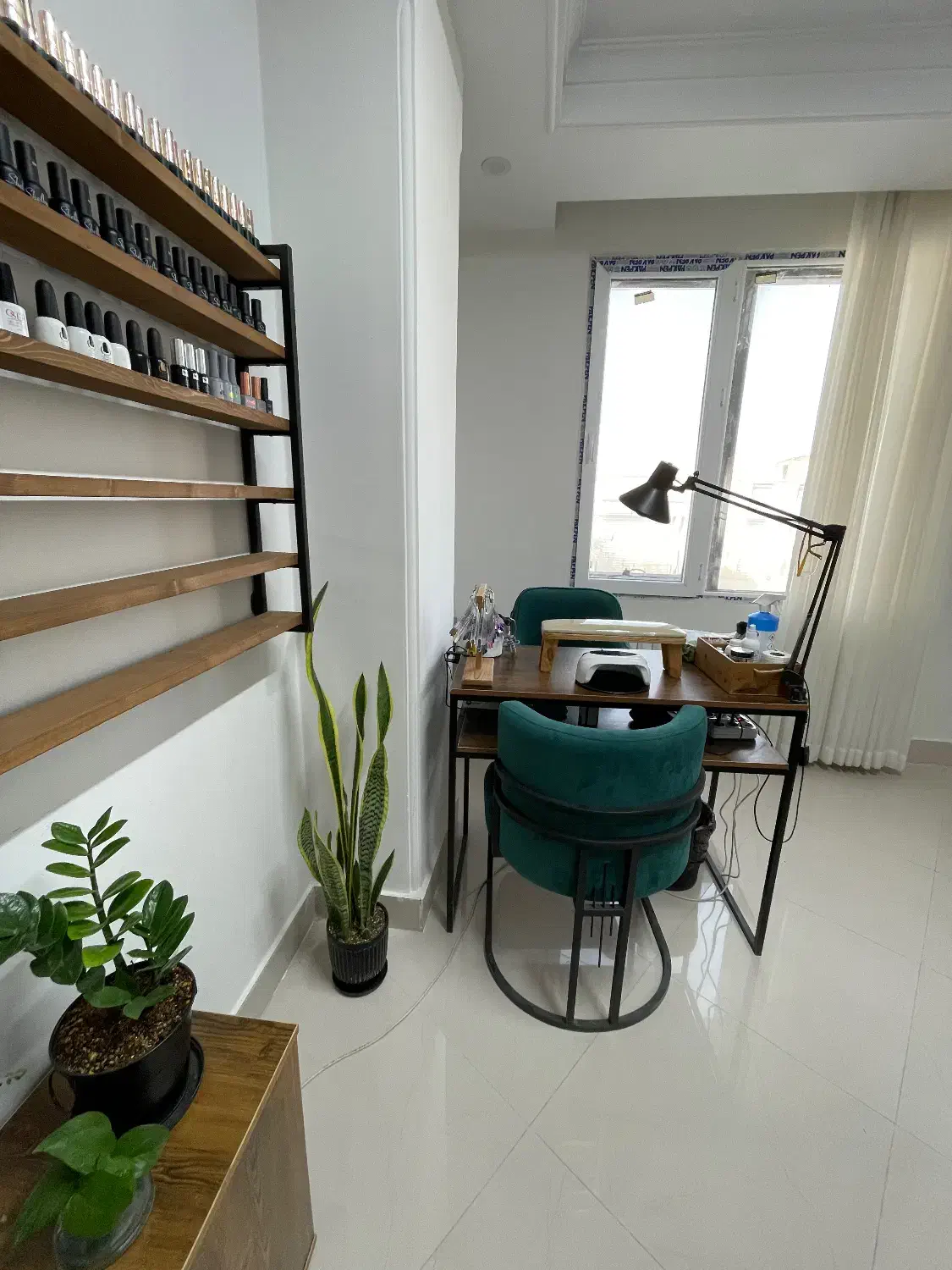 فروش تعدادی میز و صندلی ناخن|آرایشگاه و سالنهای زیبایی|اراک, |دیوار