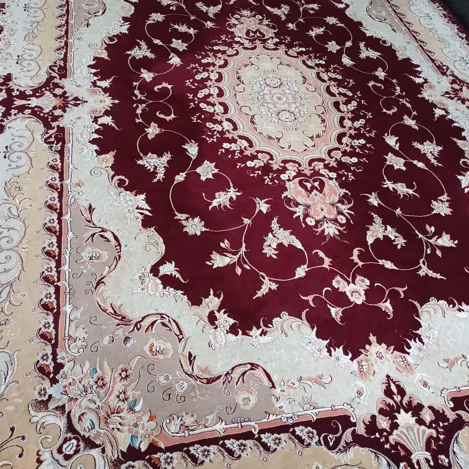 فرشهای در حد نو|فرش|نهاوند, |دیوار