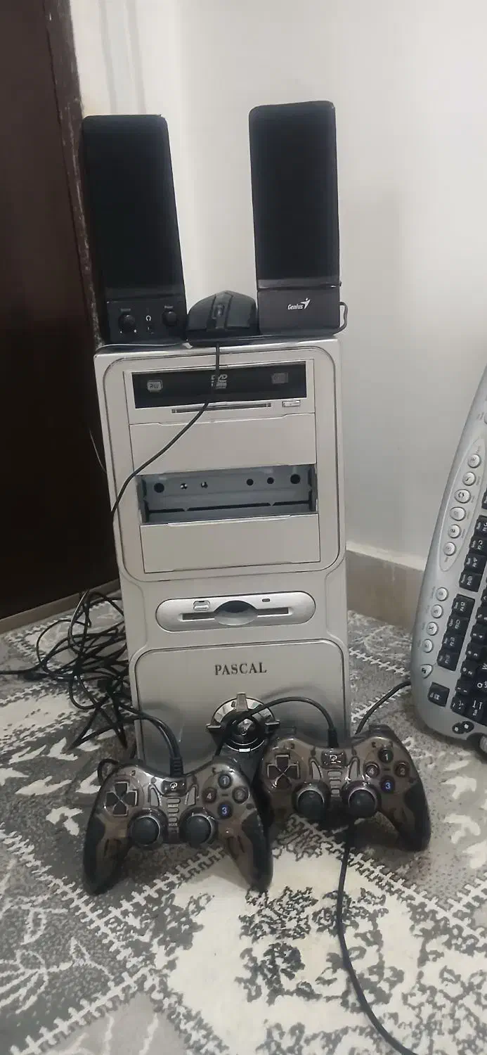 کیس وهمه وسایلاش بجز مانیتور|رایانه رومیزی|همدان, |دیوار