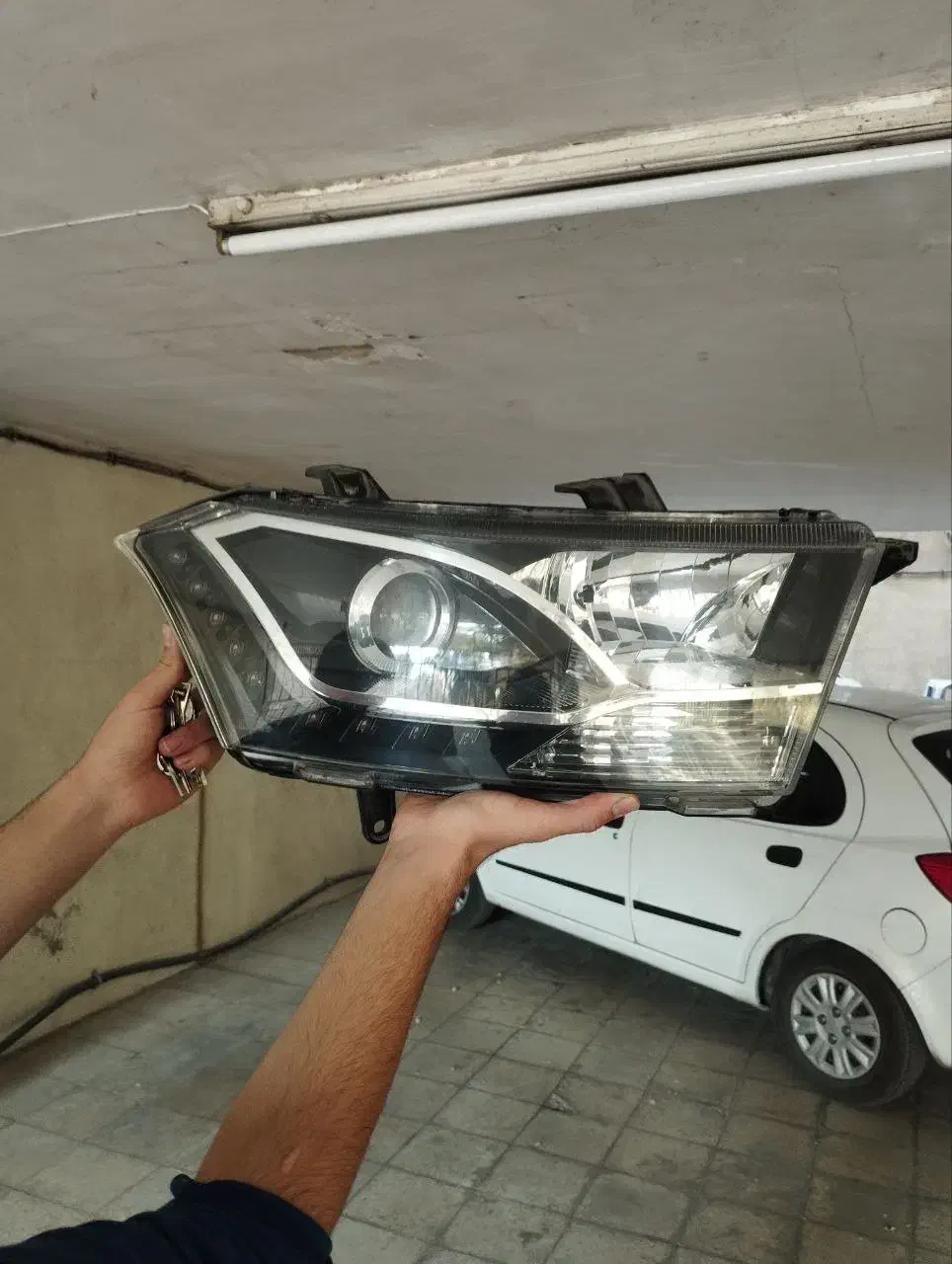 چراغ جلو دنا معمولی دیلایت دار برند مدرن|قطعات یدکی و لوازم جانبی|ری, سیزده آبان|دیوار