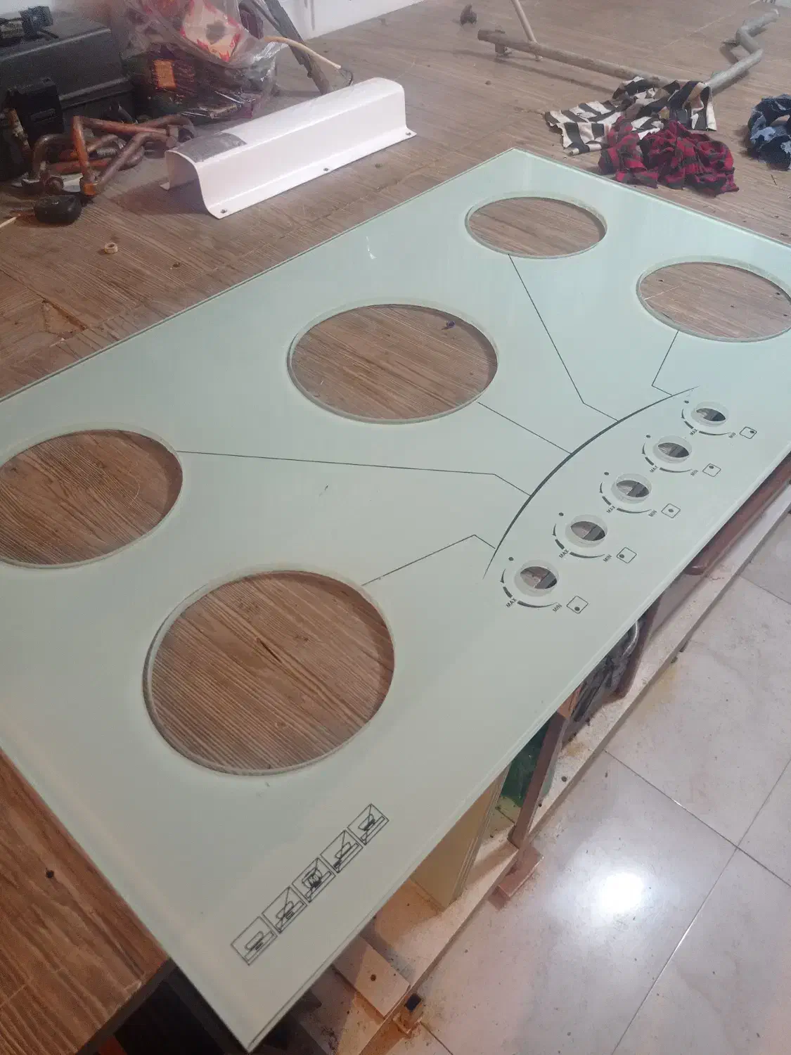 تعویض شیشه سکوریت اجاق صفحه ای(توکار) در ارومیه|خدمات پیشه و مهارت|ارومیه, |دیوار