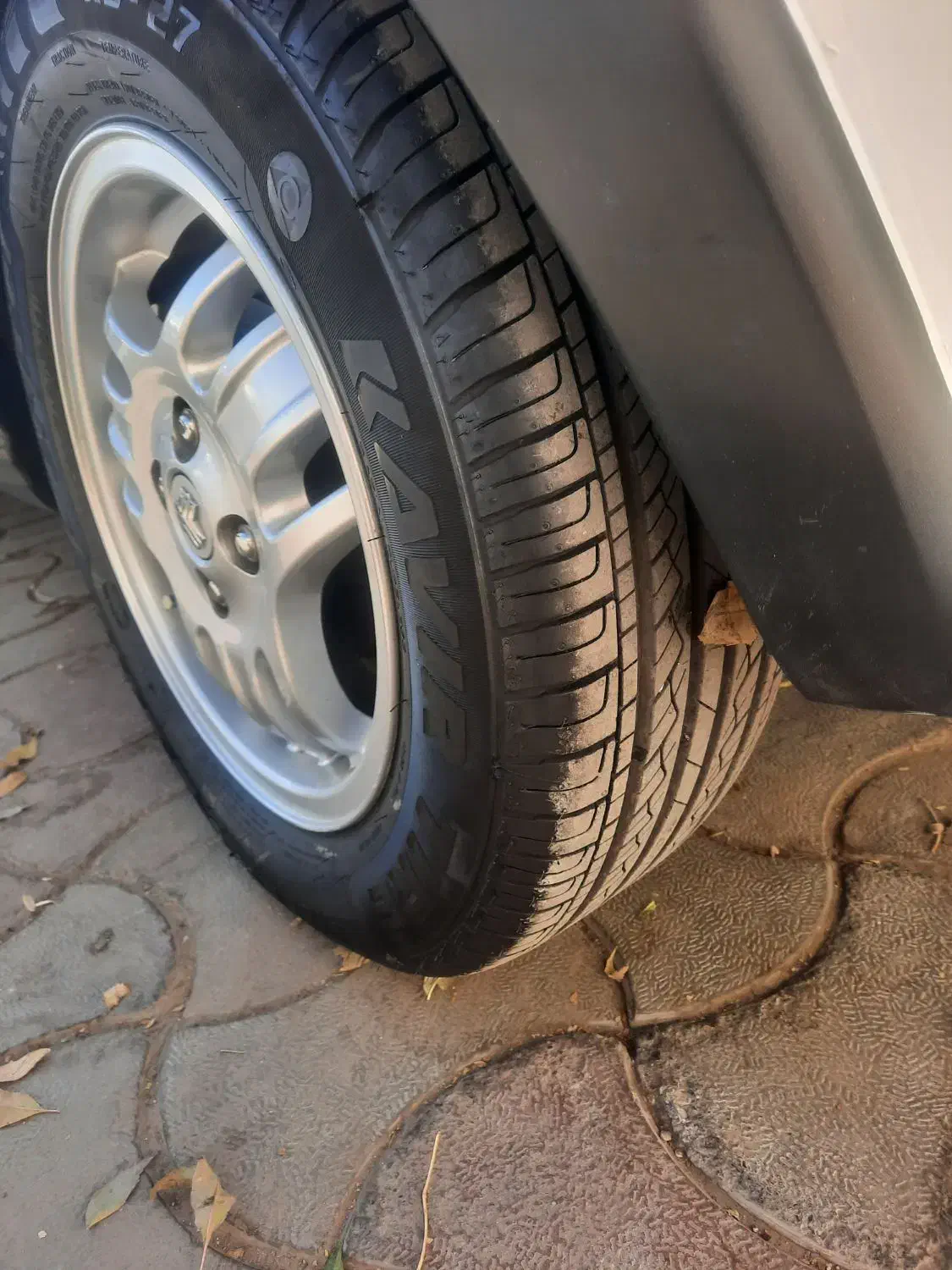 کویک سفیدمشکی مدل۴۰۱|خودرو سواری و وانت|سبزوار, شهدا|دیوار