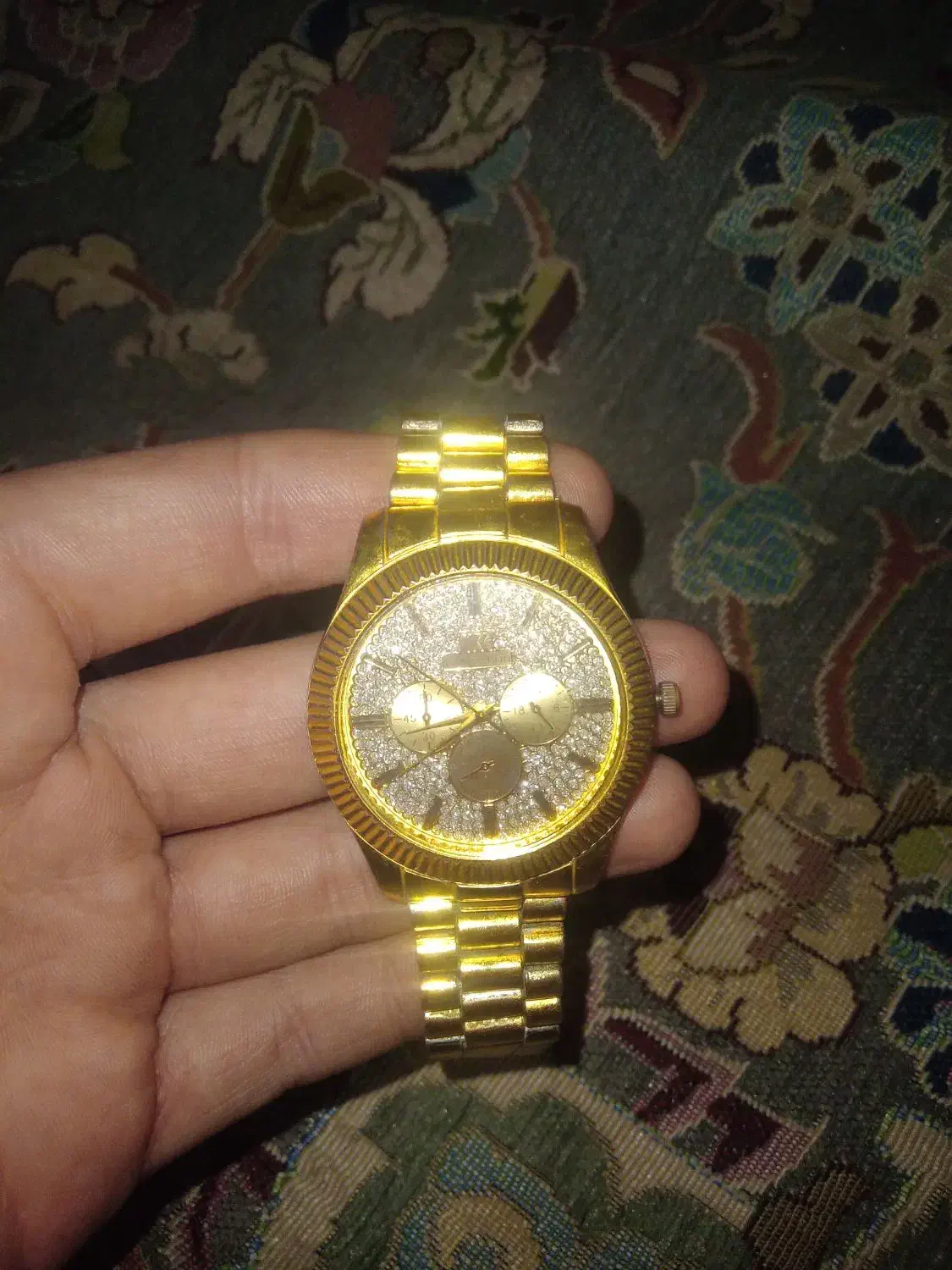 نگین دار|ساعت|قم, وادی السلام|دیوار