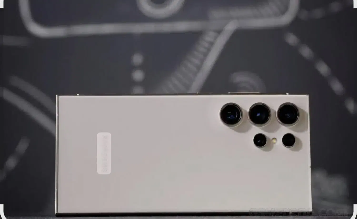 اس ۲۵ اولترا|موبایل|اهواز, فتح|دیوار