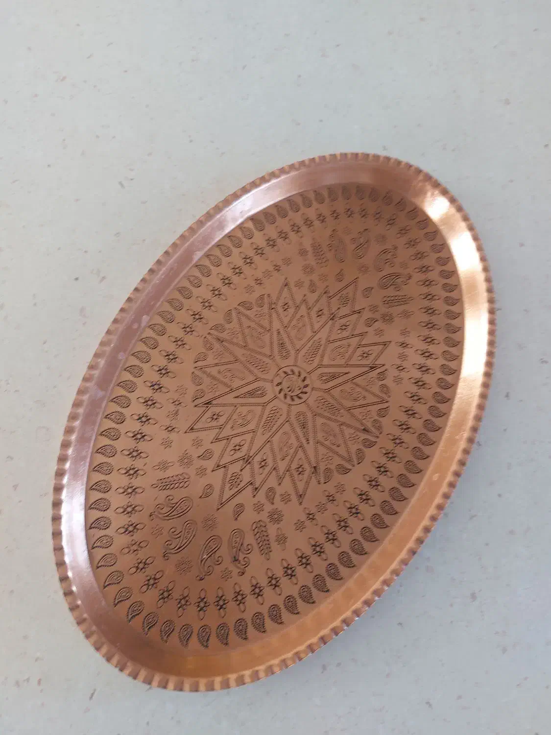 مس شکلات خوری وسینی|کلکسیون اشیاء عتیقه|قیدار, |دیوار