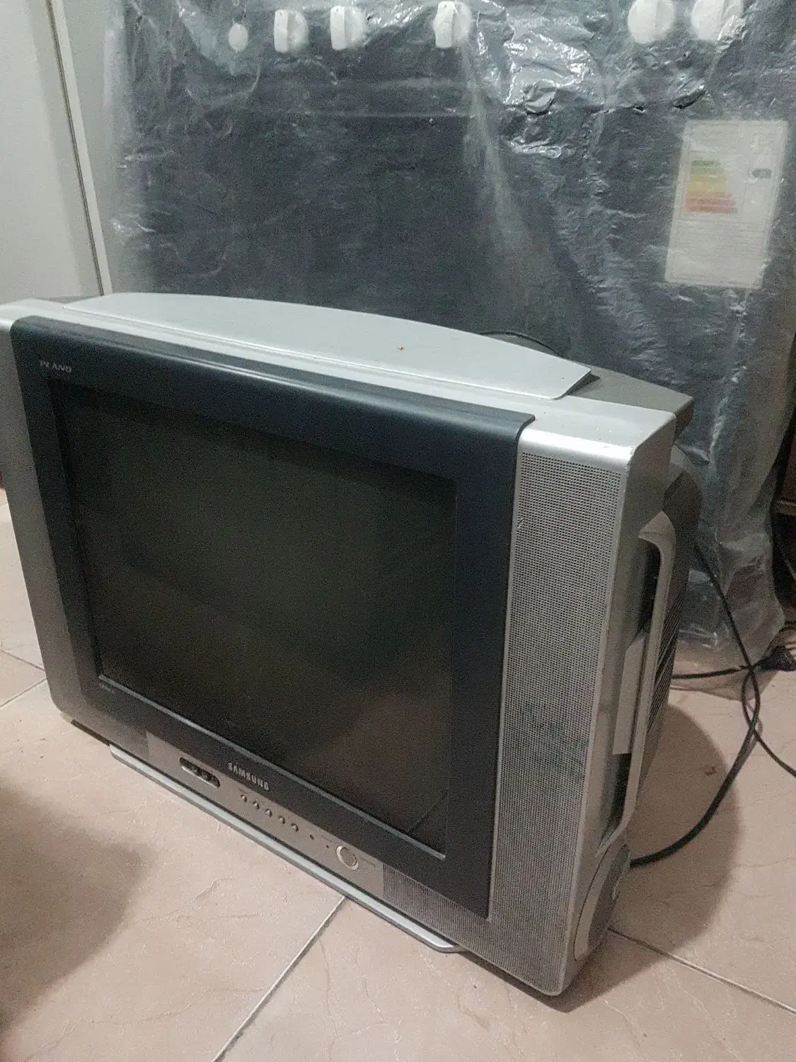 ۳ عدد تلویزیون|تلویزیون و پروژکتور|الیگودرز, |دیوار