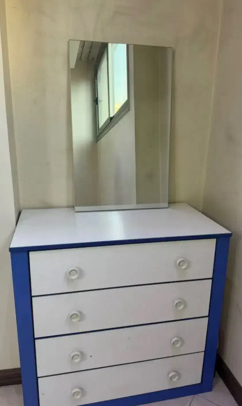 میز تحریر وکامپیوتر و دراور وآینه|میز تحریر و کامپیوتر|اصفهان, باغ زرشک|دیوار