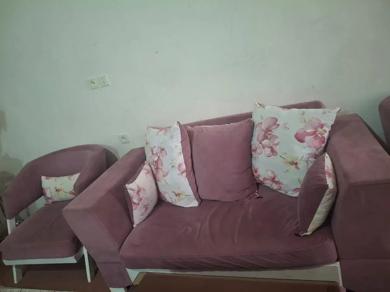 مبل۱۱نفره|مبلمان خانگی و میز عسلی|اسلامآباد غرب, |دیوار