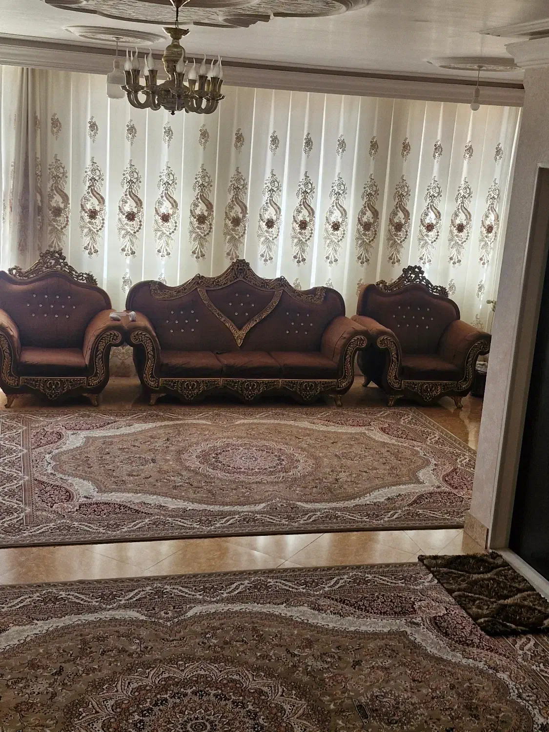 مبل راحتی و سلطنتی|مبلمان خانگی و میز عسلی|کاشان, کشاورز|دیوار