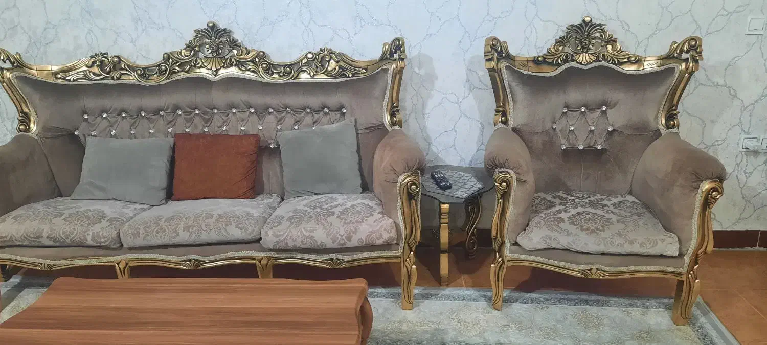 مبل سلطنتی در حد نو|مبلمان خانگی و میز عسلی|محمدشهر, همایون ویلا|دیوار