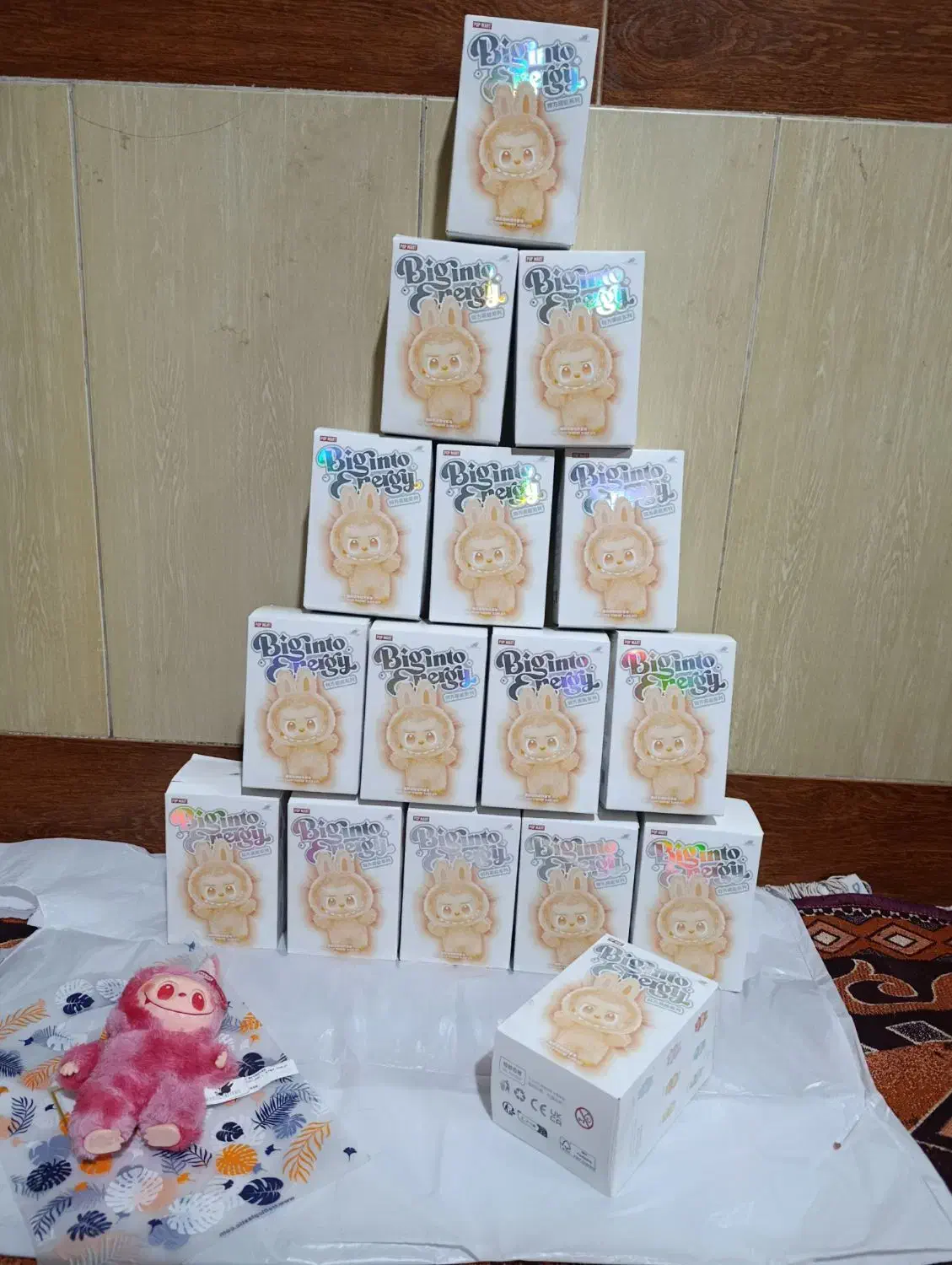 عروسک لبوبو|اسباب‌‌بازی|نگین شهر, |دیوار