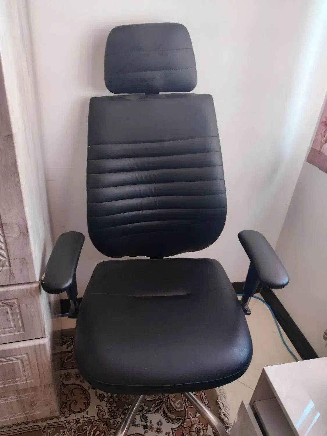 صندلی اداری نو|میز تحریر و کامپیوتر|شیراز, سایت اداری|دیوار