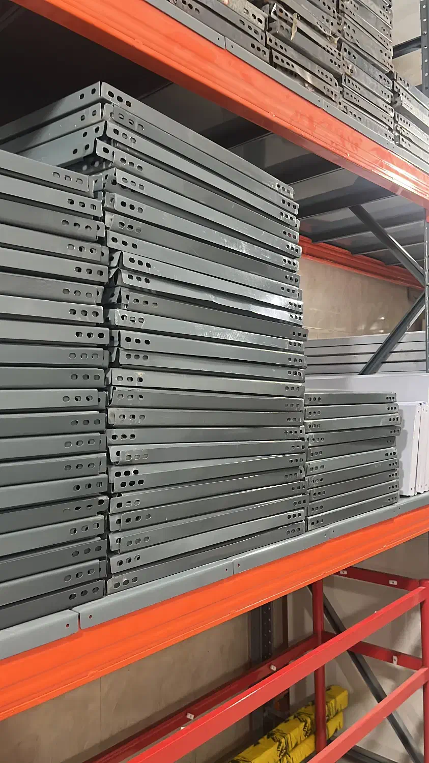 قفسه/ انباری /کارکرده/|حراج|رشت, استادسرا|دیوار