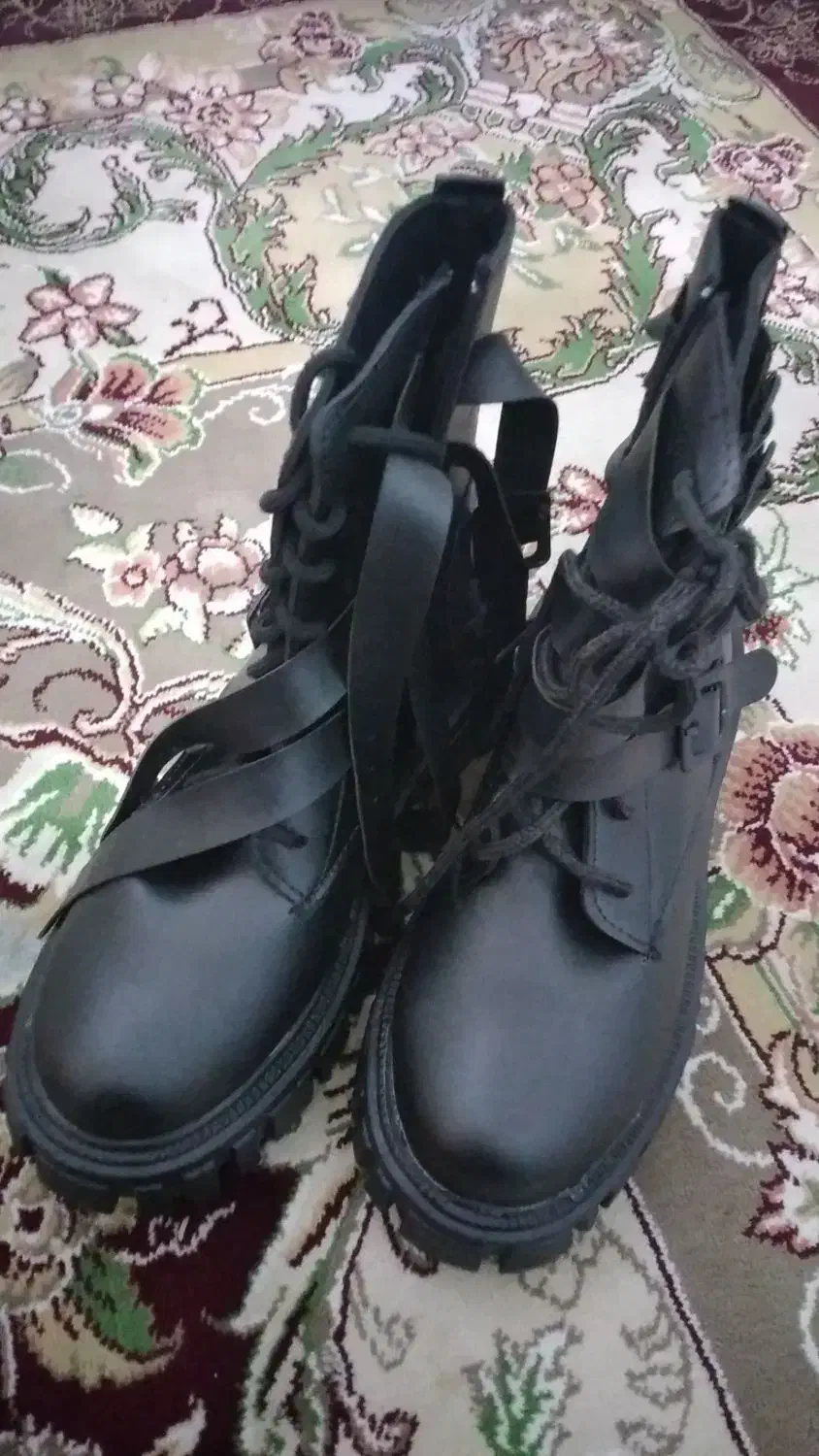 پوتین|کیف، کفش، کمربند|نسیم‌شهر, |دیوار