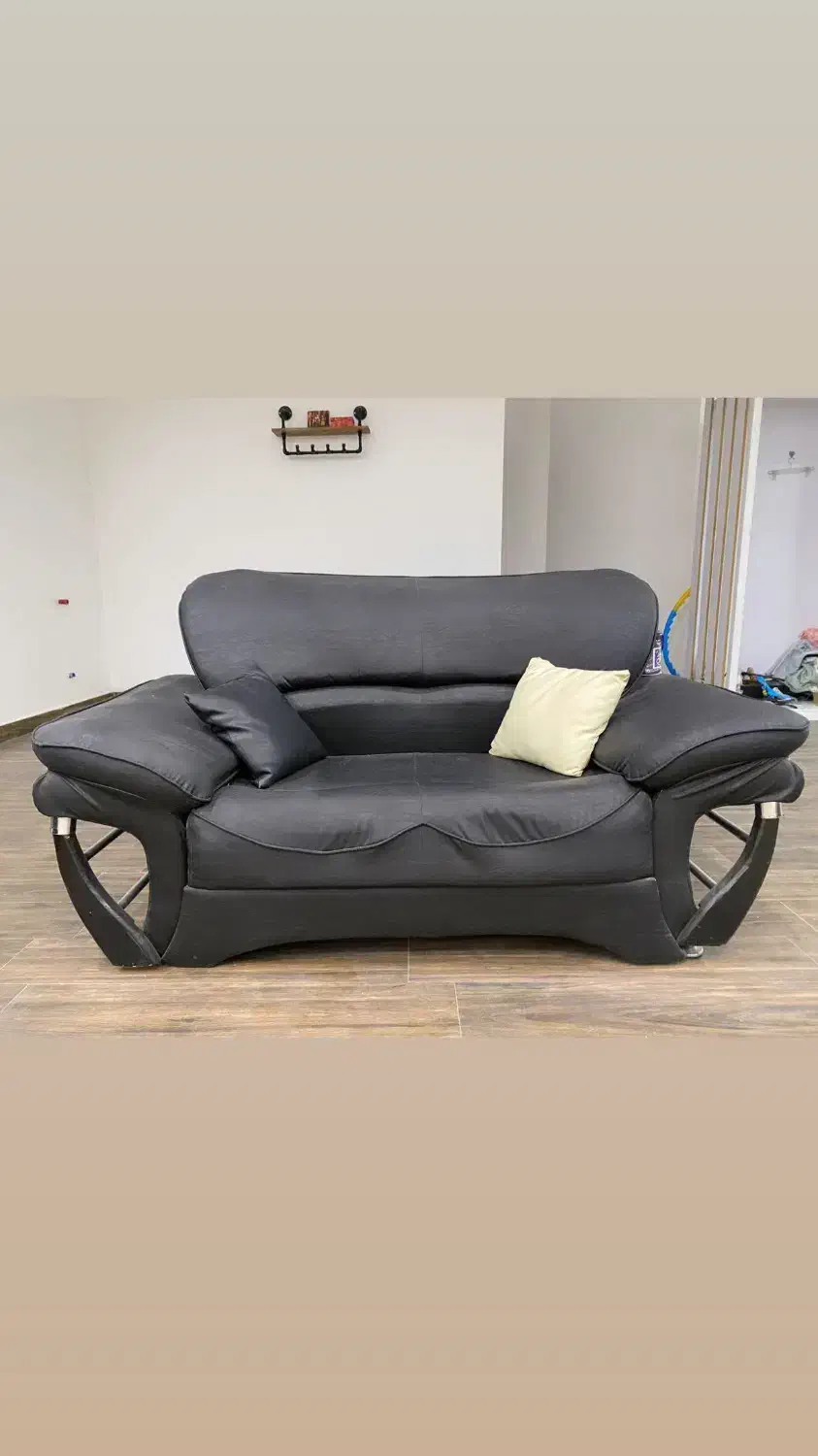 مبل چرم مشکی|مبلمان خانگی و میز عسلی|دوگنبدان, |دیوار