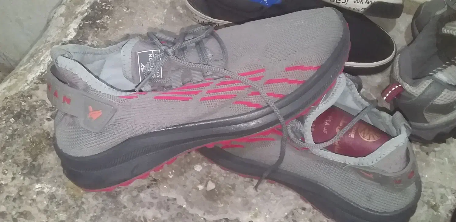 کفش|کیف، کفش، کمربند|تهران, آسمان|دیوار