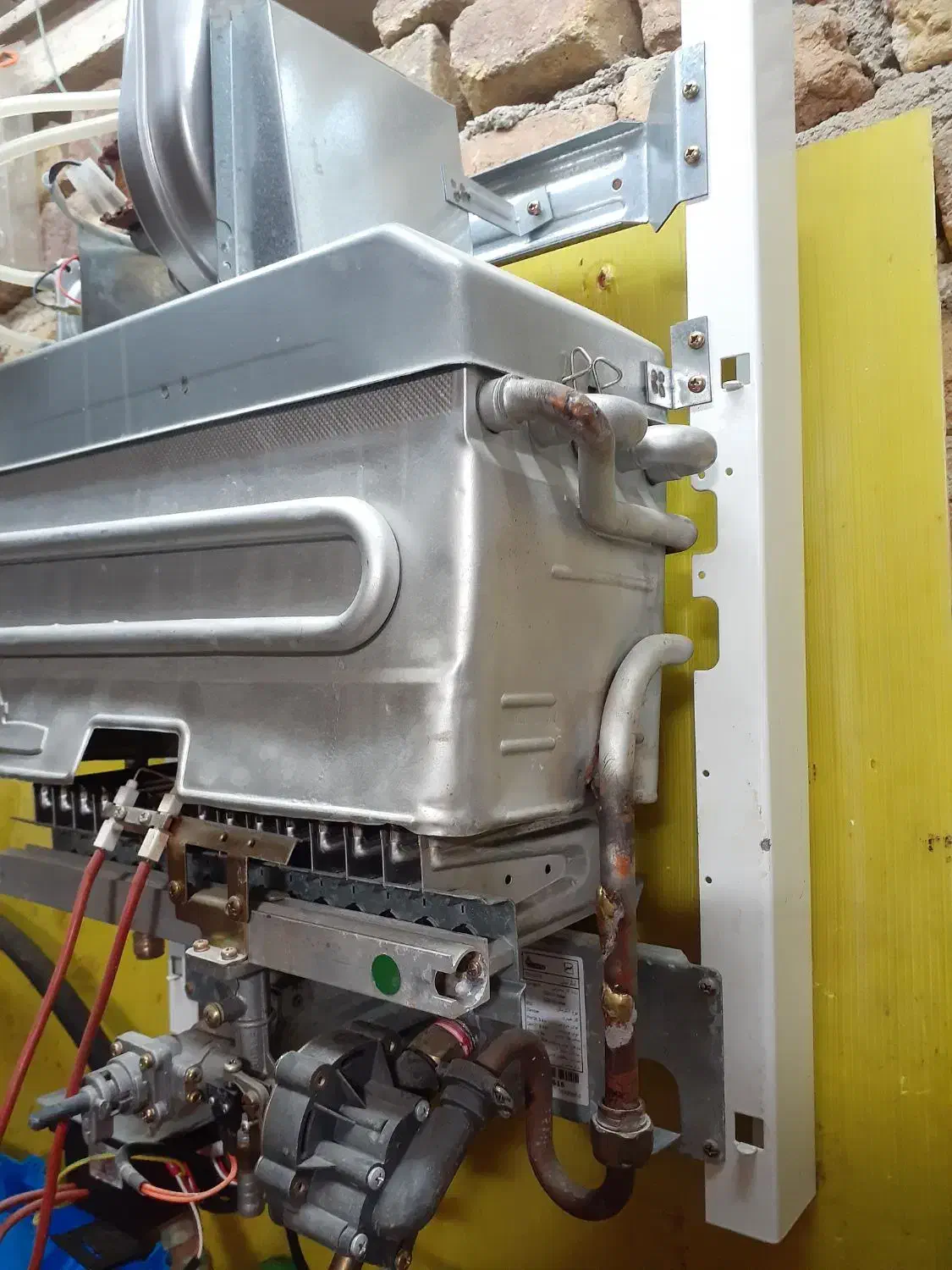 آبگرمکن دیواری بوتان|آبگرمکن، پکیج، شوفاژ|نوشین شهر, |دیوار