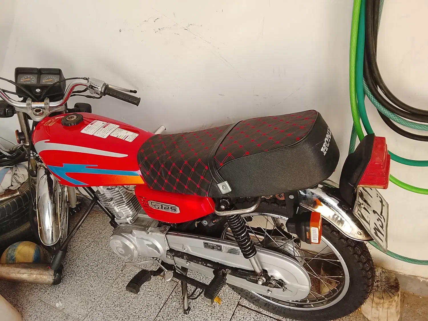 موتور تخت ۱۲۵ عتیقه|موتورسیکلت|شاهین دژ, |دیوار